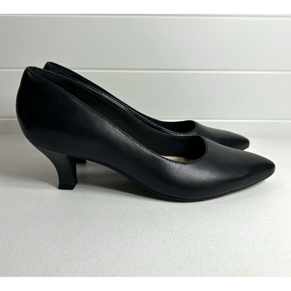 Clarks Collection Women’s Pumps Size 8.5 M Black Pointed Toe Kitten Heels
